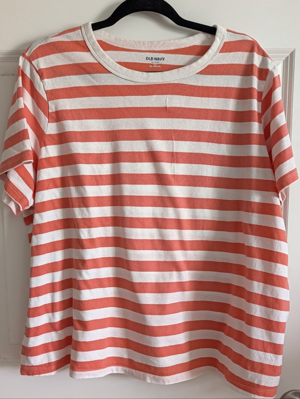 Old Navy Women's XXlg Coral and White Striped Tee Scoop Neck Short Sleeve